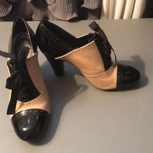 ‘Gianni Bini’ Spectator Style Booties